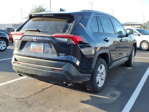 Used 2021 Toyota RAV4 XLE AWD/4WD image 4