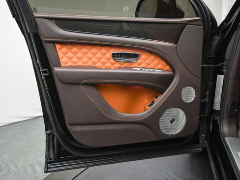 Certified 2022 Bentley Bentayga image 44