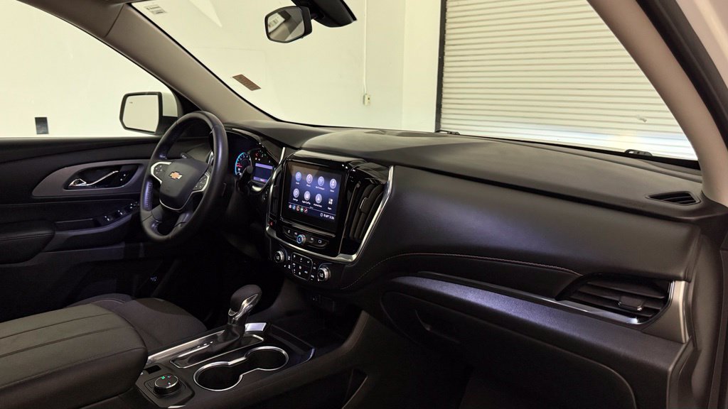 Used 2021 Chevrolet Traverse LT FWD image 43