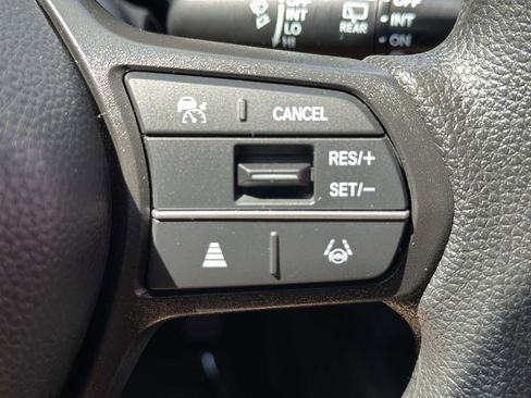 Used 2023 Honda HR-V LX image 15