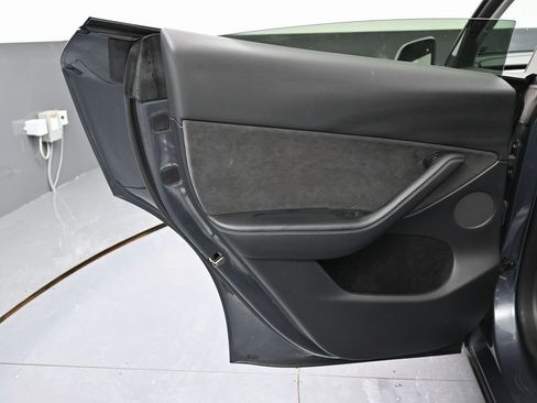 Used 2023 Tesla Model Y Long Range image 42
