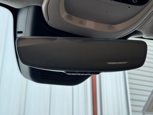 Used 2023 Volvo XC40 B4 Core w/ Convenience Package image 32