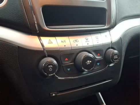 Used 2012 Dodge Journey SXT w/ Flexible Seating Group image 12