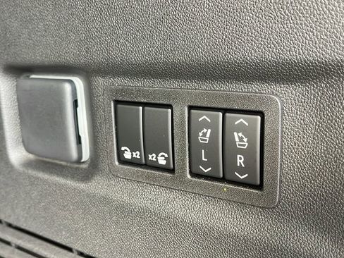 New 2026 GMC Yukon XL Elevation AWD/4WD image 25