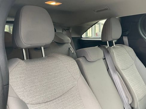 Used 2025 Toyota Sienna LE FWD image 26