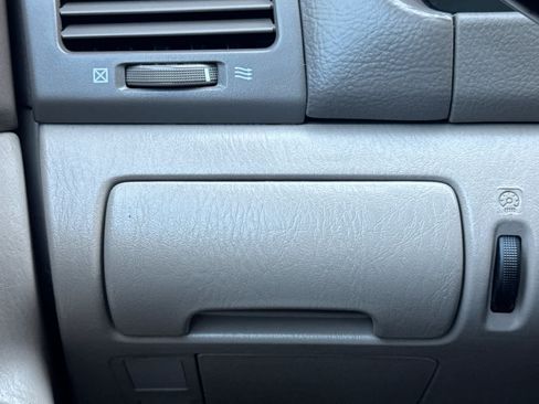 Used 2003 Toyota Camry LE FWD image 26