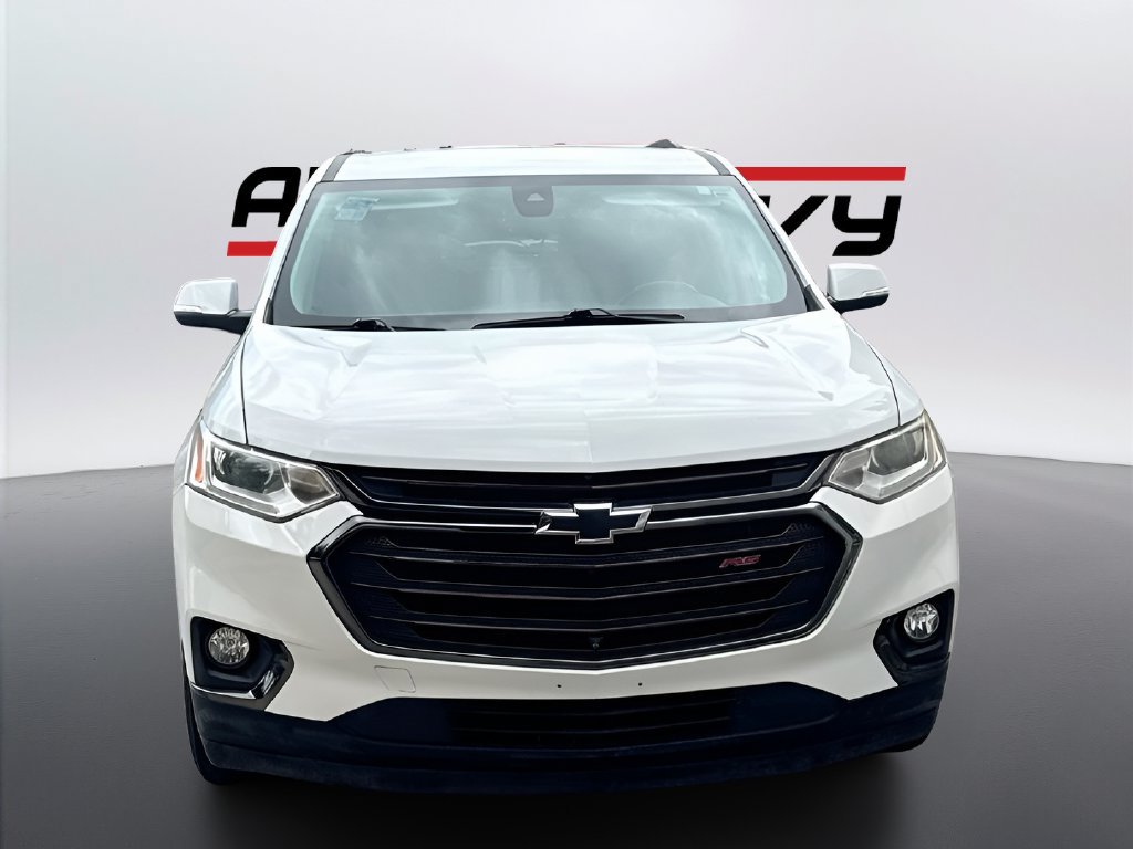 Used 2021 Chevrolet Traverse RS FWD image 2