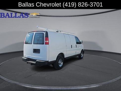 Used 2018 Chevrolet Express 2500 w/ Driver Convenience Package RWD image 8