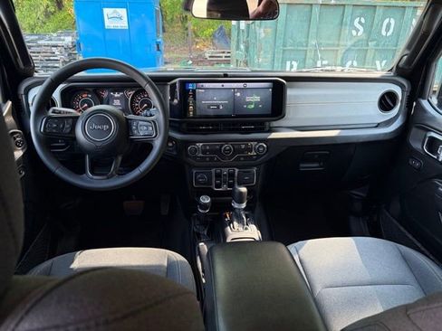 Used 2025 Jeep Wrangler Sport S AWD/4WD image 3