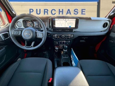 Used 2024 Jeep Wrangler Willys image 9