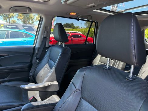 Used 2017 Honda Pilot Elite image 7