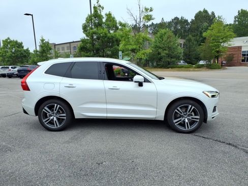 Used 2019 Volvo XC60 T5 Momentum w/ Premium Package FWD image 2