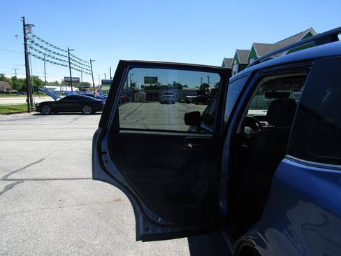 Used 2018 Subaru Forester 2.5i Touring AWD/4WD image 20
