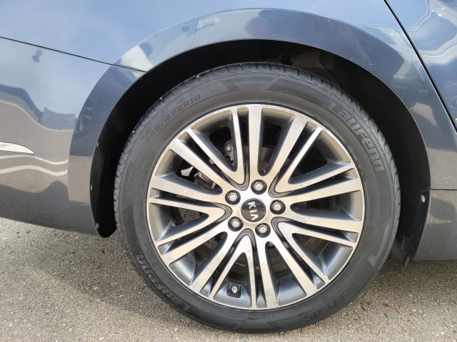 Used 2014 Kia Cadenza Premium w/ Luxury Package FWD image 12