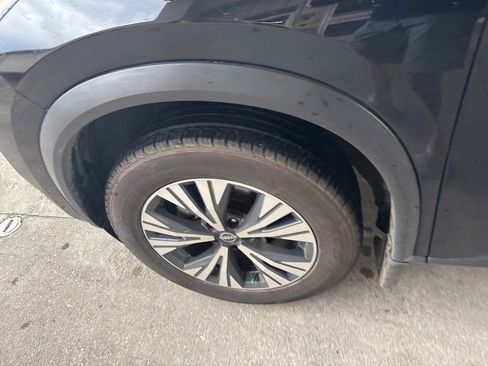 Used 2022 Nissan Rogue SV FWD image 22