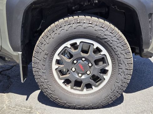 Used 2024 Toyota Tacoma TRD Off-Road w/ TRD Off Road Premium Package AWD/4WD image 11
