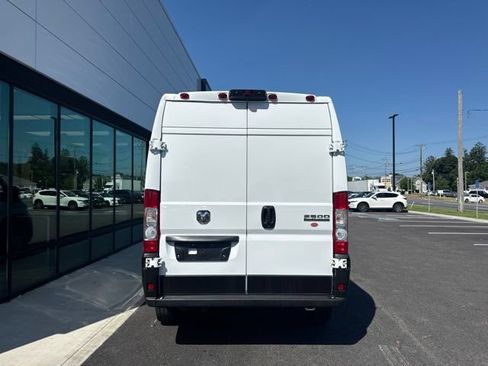 Used 2025 RAM ProMaster 2500 w/ Convenience Group FWD image 4