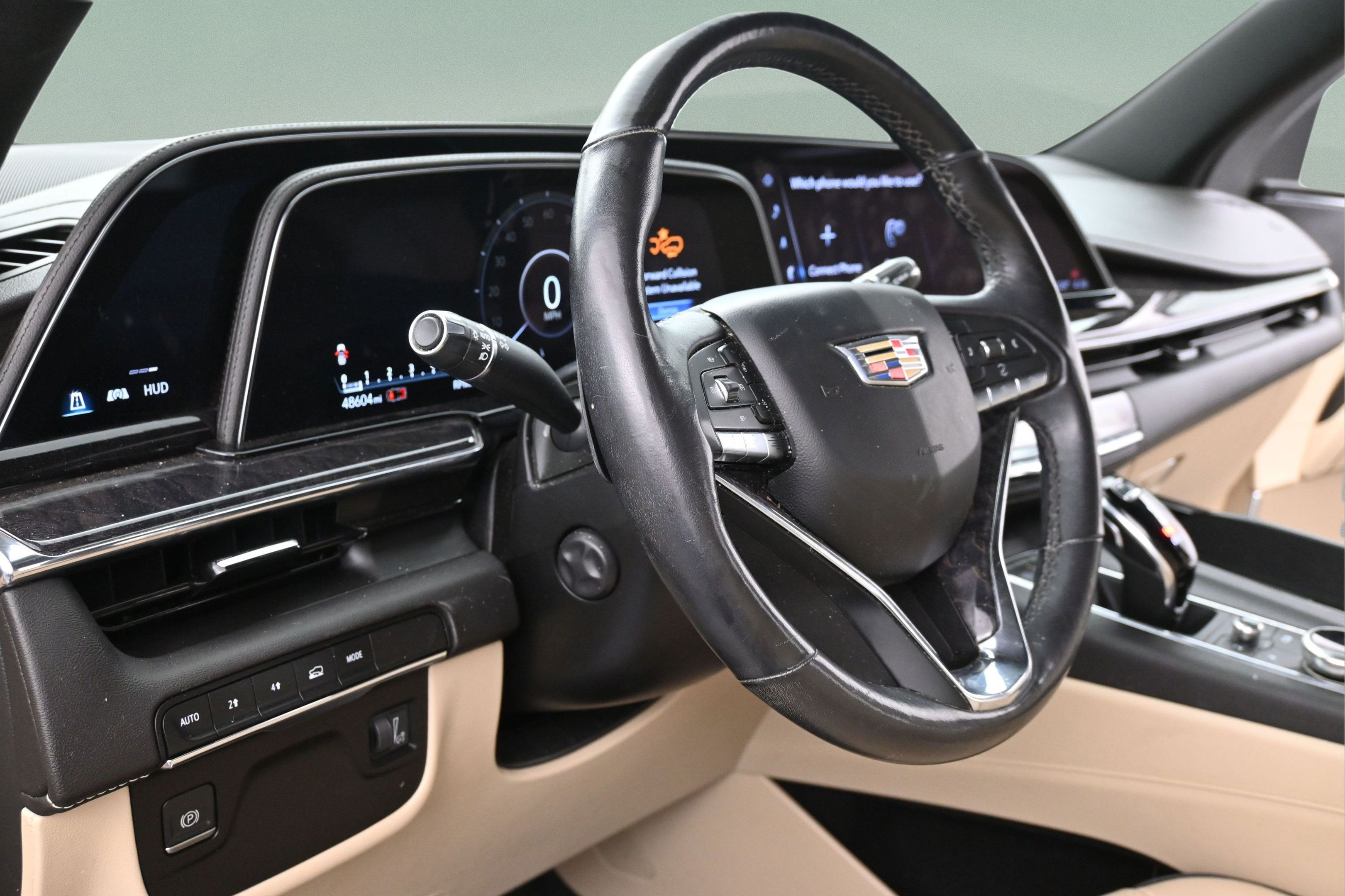 Used 2023 Cadillac Escalade Premium Luxury AWD/4WD image 12