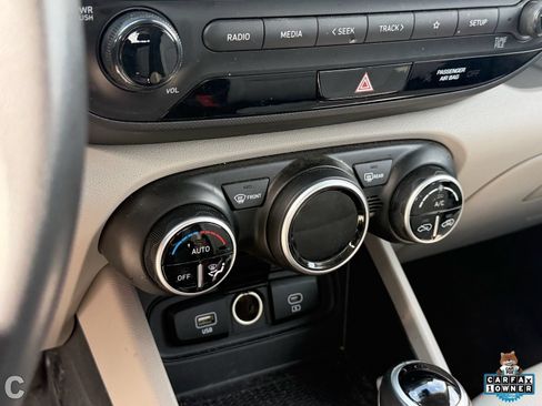 Used 2025 Hyundai Venue SEL FWD image 10