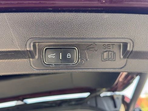 Used 2022 Ford Explorer XLT w/ Equipment Group 202A AWD/4WD image 34