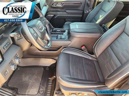 Used 2025 GMC Sierra 2500 AT4X image 13