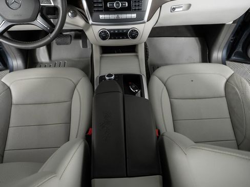 Used 2015 Mercedes-Benz ML 350 2WD image 40