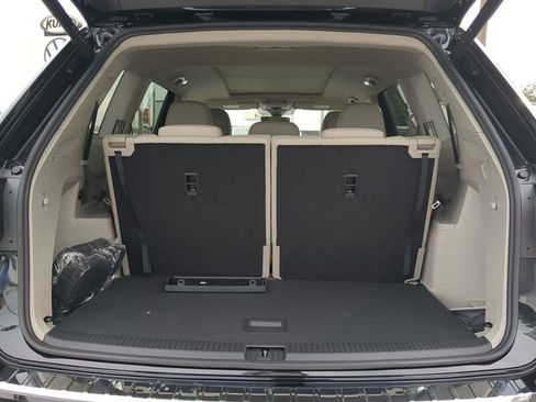 New 2026 Volkswagen Atlas SEL Premium R-Line AWD/4WD image 9