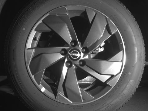 Used 2025 Nissan Rogue SV image 14