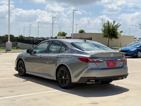Used 2026 Toyota Camry SE w/ Convenience Package FWD image 6