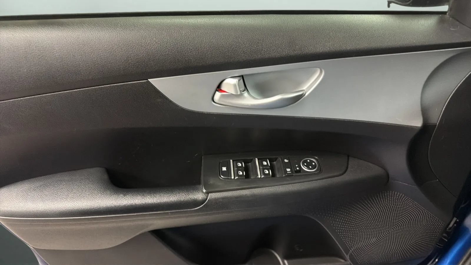 Used 2023 Kia Forte LXS FWD image 16