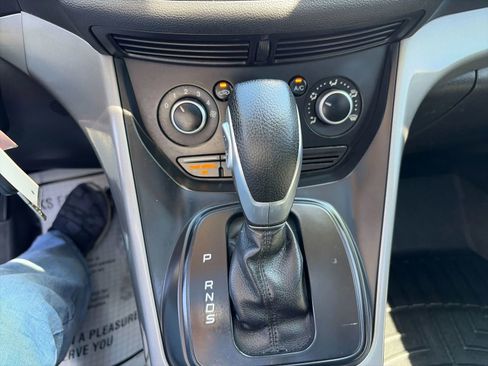 Used 2016 Ford Escape SE w/ SE Cold Weather Package image 18