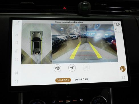 Used 2023 Land Rover Range Rover SE image 20