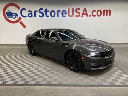 Used 2017 Dodge Charger R/T image 1