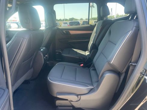 Used 2026 Buick Enclave Preferred AWD/4WD image 12