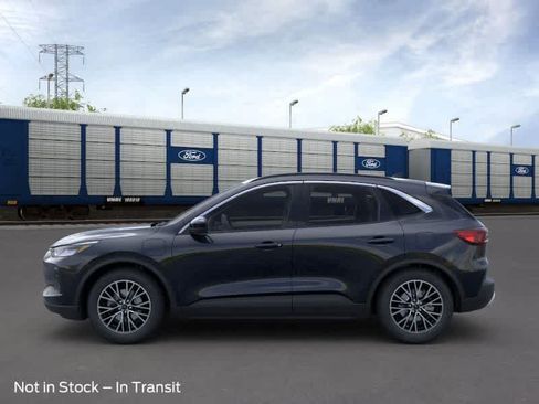 New 2025 Ford Escape SE w/ Class II Trailer Tow Package FWD image 3