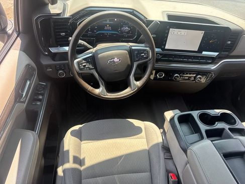 Used 2023 Chevrolet Silverado 1500 RST AWD/4WD image 16
