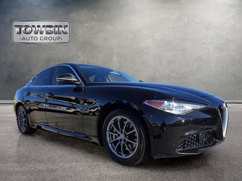 Used 2018 Alfa Romeo Giulia AWD image 2