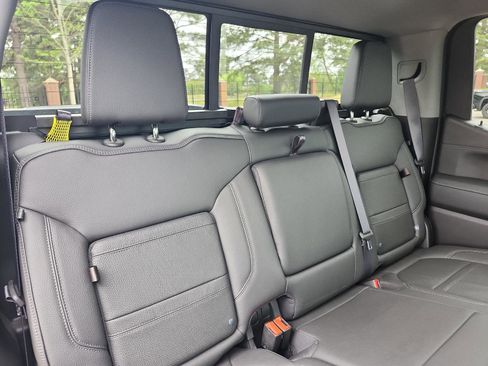 Used 2021 GMC Sierra 1500 Denali w/ Denali Ultimate Package AWD/4WD image 10