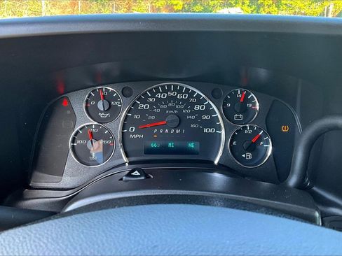 Certified 2022 Chevrolet Express 2500 w/ Driver Convenience Package image 11