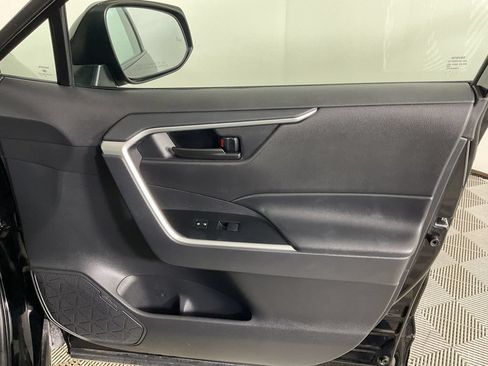 Used 2025 Toyota RAV4 LE AWD/4WD image 23