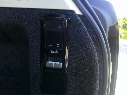 Used 2023 Land Rover Range Rover SE AWD/4WD image 41