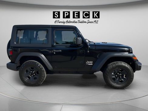 Used 2019 Jeep Wrangler Sport AWD/4WD image 6