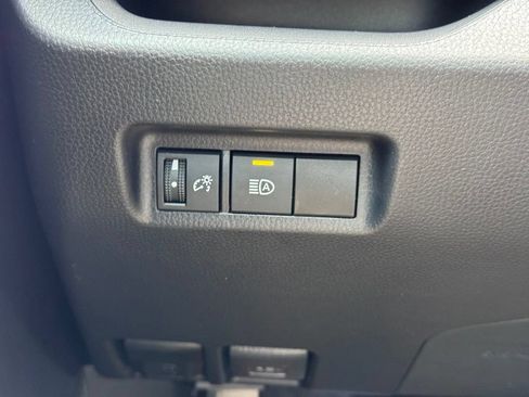 Used 2022 Toyota RAV4 LE AWD/4WD image 30