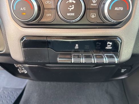 Used 2019 RAM 1500 Big Horn AWD/4WD image 40