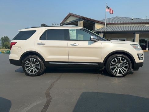 Used 2016 Ford Explorer Platinum AWD/4WD image 4