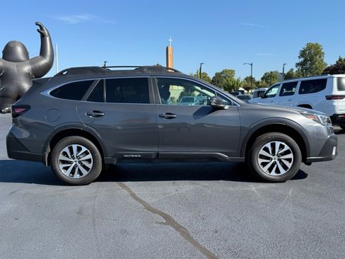 Used 2021 Subaru Outback Premium image 9