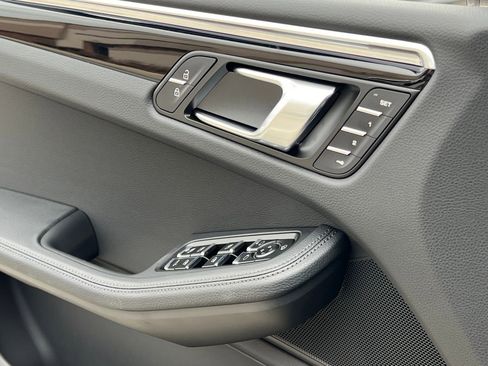 New 2026 Porsche Macan image 30