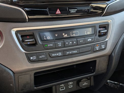 Used 2025 Honda Ridgeline Sport image 23