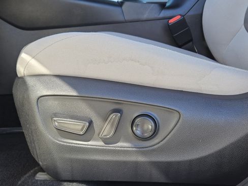 Used 2022 Toyota RAV4 XLE image 23