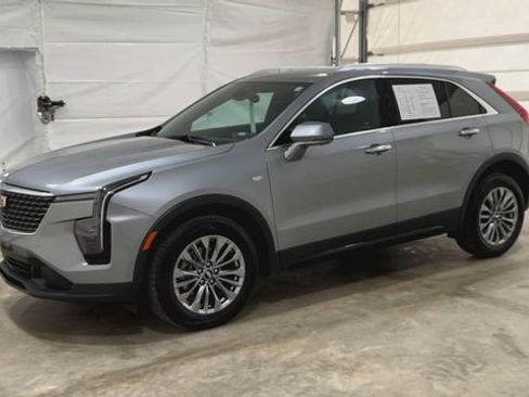 Certified 2025 Cadillac XT4 Premium Luxury image 4
